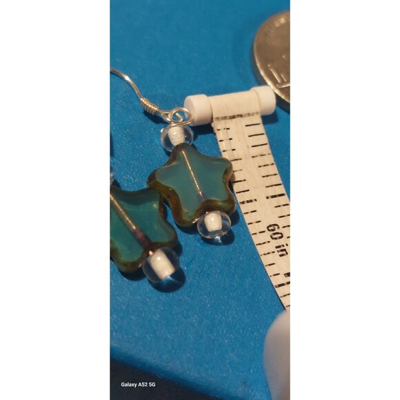 Small sterling silver and uranium glass star earrings with phosphorus accent - Picture 6 of 9